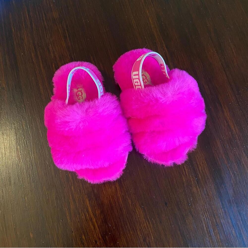 UGG pink fluffy slippers with elastic backs size toddler 6